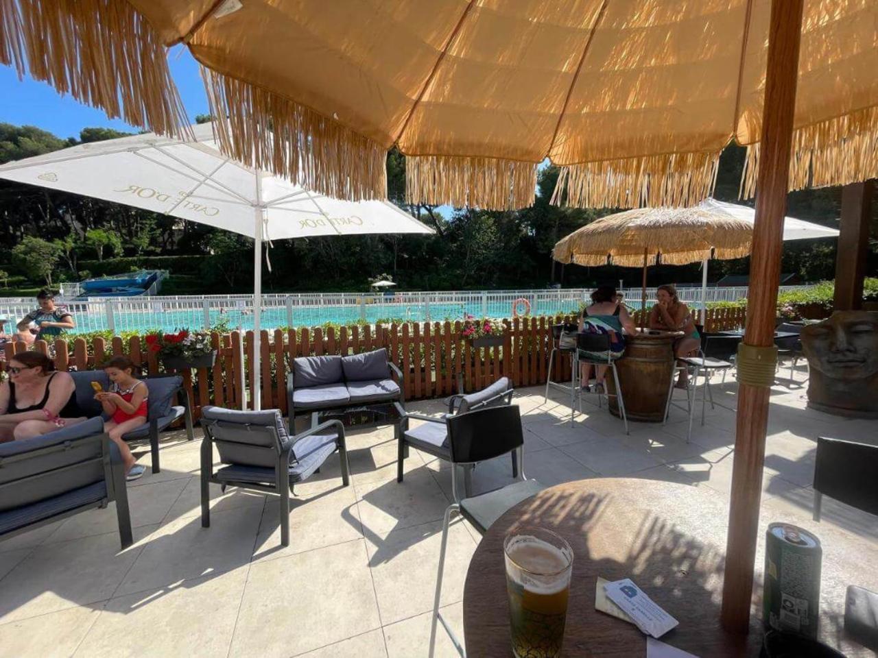 Blue Lagoon Six-Fours-les-Plages Bagian luar foto